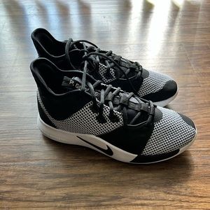 Nike PG 3 size 8.5 Black/white